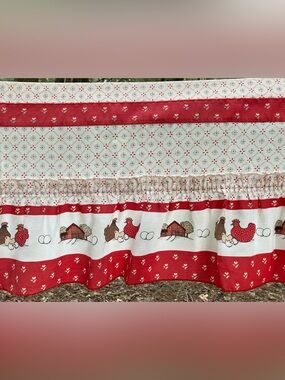 Adorable Vintage Grannycore Chickens & Red Barn Cutesy Print Ruffle Valance!